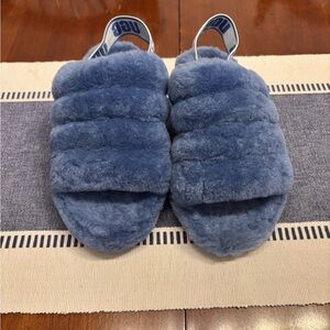 Ugg fluffy periwinkle slippers womens 
size 7 slide slippers
excellent condition